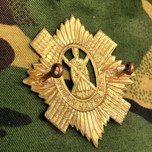 Load image into Gallery viewer, Original WW1 British Cap Badge - The Royal Scots - The Militaria Shop