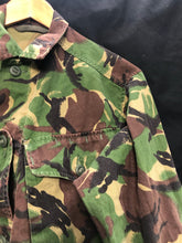 Charger l'image dans la galerie, Genuine British Army Camouflage DPM Jacket - Size 160/96 - The Militaria Shop