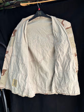 Lade das Bild in den Galerie-Viewer, Gulf War US Army DCU Camouflaged Combat Field Coat/Jacket - 44 inch Chest - The Militaria Shop