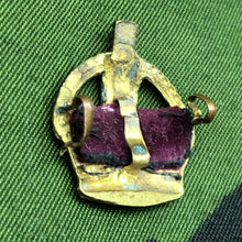 Lade das Bild in den Galerie-Viewer, Original WW1/WW2 British Army Rank Crown - The Militaria Shop