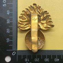 Charger l'image dans la galerie, Original WW2 British Army The Royal Fusiliers City of London Regiment Cap Badge - The Militaria Shop