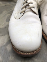 Load image into Gallery viewer, Genuine British Army Women's White Summer Shoes - WW2 Pattern - Size UK 5 L - The Militaria Shop