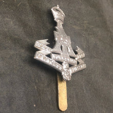 Load image into Gallery viewer, Original WW2 British Army Cap Badge - Yorkshire (Green Howards) Regiment - The Militaria Shop