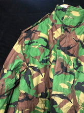 Charger l'image dans la galerie, Genuine British Army 68 Pattern DPM Field Jacket Smock - Size 1 - 38" Chest - The Militaria Shop