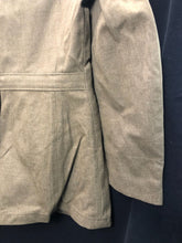 Lade das Bild in den Galerie-Viewer, Original WW2 US Army Class A Dress Jacket - Private Ryan Prop - 39" Long - The Militaria Shop
