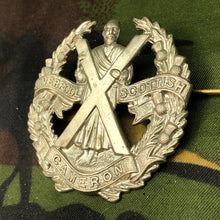 Load image into Gallery viewer, Original WW2 British Cap Badge - Queen's Own Cameron Highlanders - The Militaria Shop