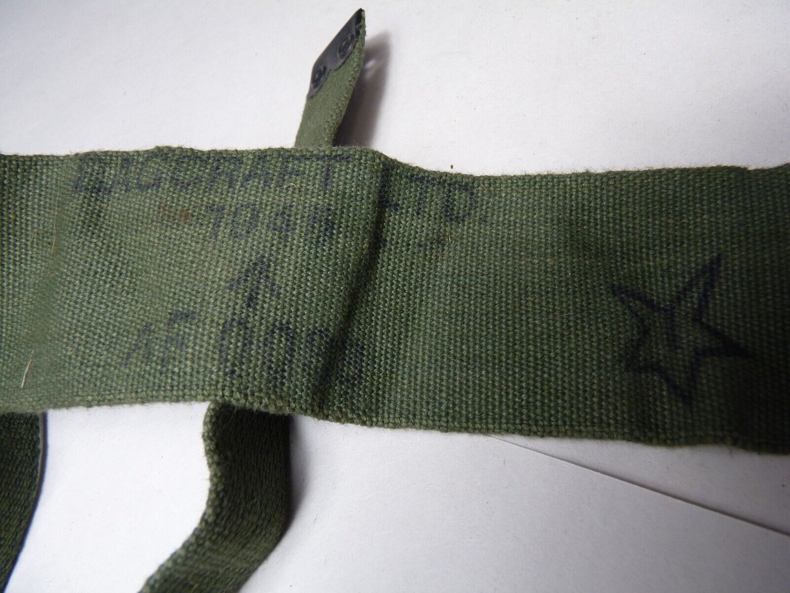 Original WW2 British Army 44 Pattern Shoulder / Extended Equipment Strap - 1945 - The Militaria Shop