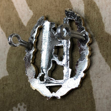 Load image into Gallery viewer, Genuine British Army Badge Queen's Own Warwickshire and Worcestershire Yeomanry - The Militaria Shop