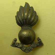 Load image into Gallery viewer, Original WW1/WW2 British Army Royal Artillery Cap Badge - The Militaria Shop