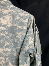 Charger l'image dans la galerie, US Army Issue ACU Digicam Digital Camouflage Ripstop Shirt - Medium Long - The Militaria Shop