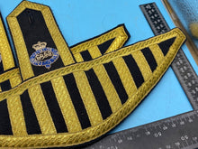 Lade das Bild in den Galerie-Viewer, Pair of Original British Army Grenadier Guards Bandsman's Epaulettes / Wings - The Militaria Shop