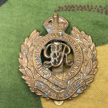 Load image into Gallery viewer, Original WW1 British Army Cap Badge - Royal Engineers - George 5th - GVR - The Militaria Shop