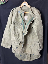 Lade das Bild in den Galerie-Viewer, Genuine British Army Issue 1950s Middle Parka Coat Size 4 - 44" Chest - RARE - The Militaria Shop