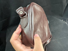 Lade das Bild in den Galerie-Viewer, Genuine British Army Woman's Officers Shoulder Brown Hand Bag - The Militaria Shop