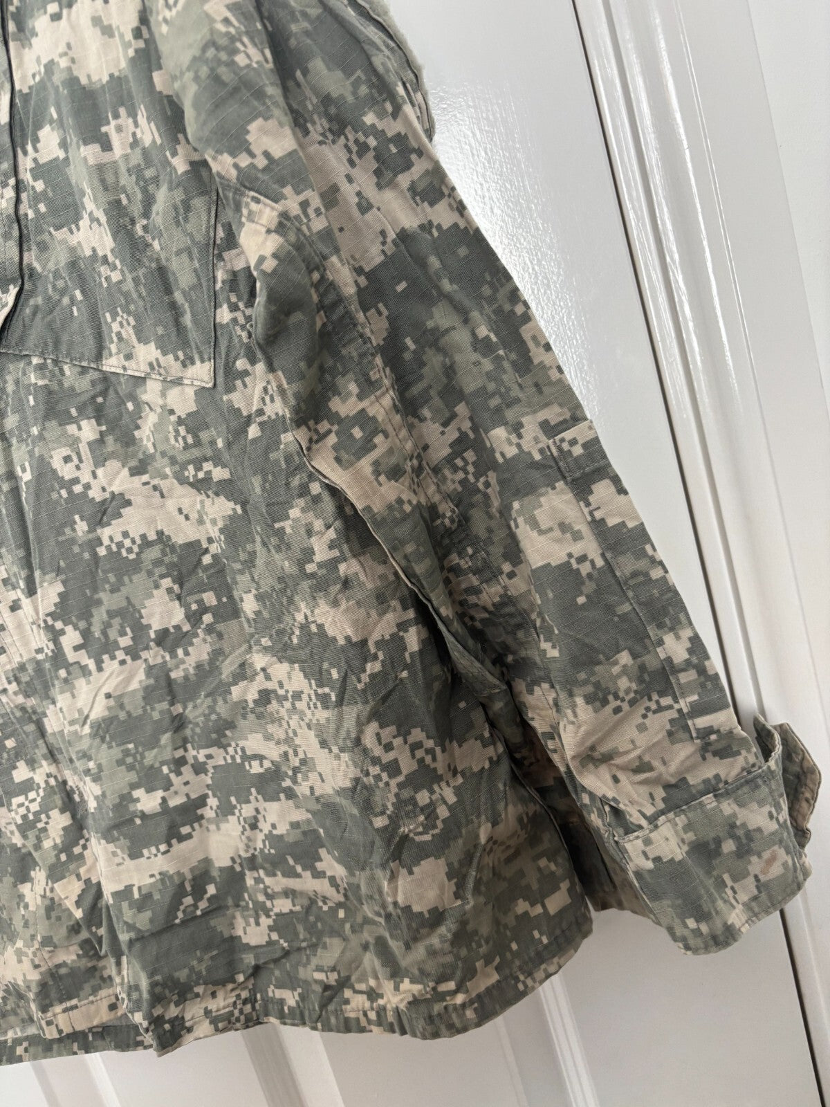 Surplus US Army ACU Combat Uniform Jacket -Size Medium-Long - The Militaria Shop
