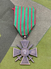 Load image into Gallery viewer, Original WW1 French Army - 1914/18 Croix du Guerre Medal - The Militaria Shop