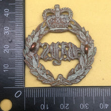 Lade das Bild in den Galerie-Viewer, Genuine British Army 2nd Dragoon Guards Cap Badge - The Militaria Shop