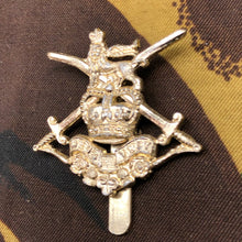 Charger l'image dans la galerie, Genuine British Army Staybrite Cap Badge - Junior Leaders Regiment - The Militaria Shop