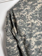 Charger l'image dans la galerie, Surplus US Army ACU Combat Uniform Jacket-Small Regular - The Militaria Shop