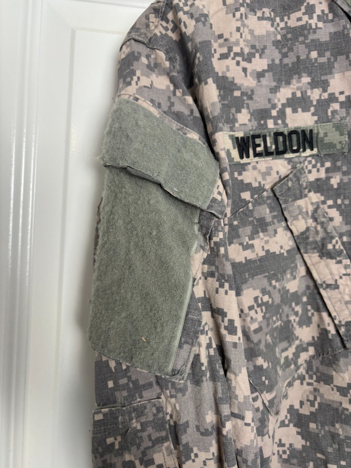 Surplus US Army ACU Combat Uniform Jacket -Size Medium-Long - The Militaria Shop