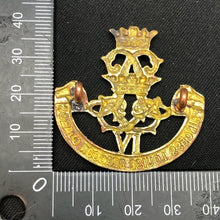 Charger l'image dans la galerie, Original British Army WW1 / WW2 Princess Louise Dragoon Guards Cap Badge - The Militaria Shop