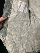 Charger l'image dans la galerie, US Army Issue ACU Digicam Digital Camouflage Ripstop Shirt - Medium Long - The Militaria Shop