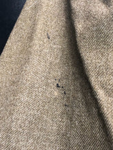 Lade das Bild in den Galerie-Viewer, Original WW2 US Army Class A Dress Jacket - Private Ryan Prop - 39" Long - The Militaria Shop