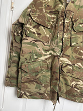 Lade das Bild in den Galerie-Viewer, British Army MTP Camouflaged Windproof Combat Jacket Smock - Size 160/96 - The Militaria Shop