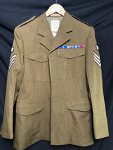 Lade das Bild in den Galerie-Viewer, British Army Grade 1 No.2 Dress Uniform Jacket - Size 170/100/84 - The Militaria Shop