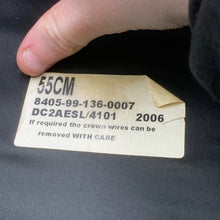 Lade das Bild in den Galerie-Viewer, British Army Royal Artillery Peaked Cap - Size 55 - The Militaria Shop