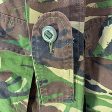 Load image into Gallery viewer, Genuine British Army Surplus DPM Camouflaged Jacket - 34" Chest - The Militaria Shop