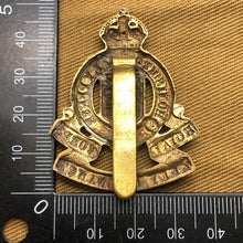 Load image into Gallery viewer, Original WW2 British Army Royal Army Ordnance Corps RAOC Cap Badge - The Militaria Shop