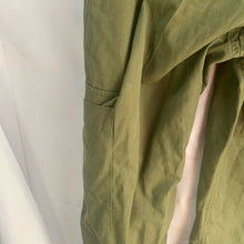 Lade das Bild in den Galerie-Viewer, Genuine British Army OD Green Lightweight Trousers - Size 26" Waist - The Militaria Shop