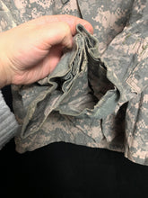 Load image into Gallery viewer, US Army Issue ACU Digicam Digital Camouflage Ripstop Shirt - Medium Regular - The Militaria Shop