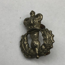 Charger l'image dans la galerie, Original Pre-WW1 Victorian Army Queen's Own Cameron Highlanders Regiment Collar - The Militaria Shop