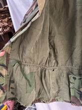 Load image into Gallery viewer, Genuine British Army Surplus DPM Camouflaged 1968 Pattern Smock - Size 40" Chest - The Militaria Shop