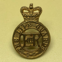 Charger l'image dans la galerie, Original British Army Cap Badge - Life Guards - The Militaria Shop
