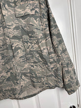 Charger l'image dans la galerie, Surplus US Air Force UCP Uniform Jacket 36R - The Militaria Shop