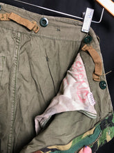 Load image into Gallery viewer, British Army DPM 68 Pattern Trousers - Size 4 - 30" Waist - The Militaria Shop