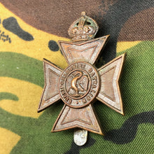 Lade das Bild in den Galerie-Viewer, Original WW1 British Cap Badge - Buckinghamshire Battalion - The Militaria Shop