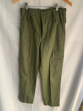 Lade das Bild in den Galerie-Viewer, Genuine British Army Surplus OD Green Lightweight Combat Trousers Size 75/76/92 - The Militaria Shop