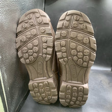 Charger l'image dans la galerie, British Army Surplus Brown Leather Bates Male Combat Patrol Boots - Size UK 9 W - The Militaria Shop