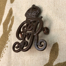 Load image into Gallery viewer, Original WW1 British Army Officers Bronze Norfolk Yeomanry Cap Badge - The Militaria Shop