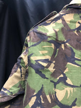 Lade das Bild in den Galerie-Viewer, Genuine British Army Surplus Combat Jacket Smock DPM - Size 190/104 - The Militaria Shop