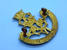 Charger l'image dans la galerie, Original Canadian Army 4th Princess Louise's Dragoon Guards Cap Badge - The Militaria Shop