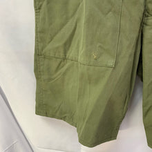 Charger l'image dans la galerie, Genuine British Army Surplus Lightweight Men's Shorts - Size 80cm Waist - The Militaria Shop