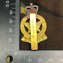 Load image into Gallery viewer, Original Canadian Army Royal Montreal Regiment Cap Badge - The Militaria Shop
