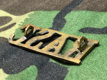Lade das Bild in den Galerie-Viewer, Original WW2 British Army Brass Shoulder Title - RASC Army Service Corps - The Militaria Shop