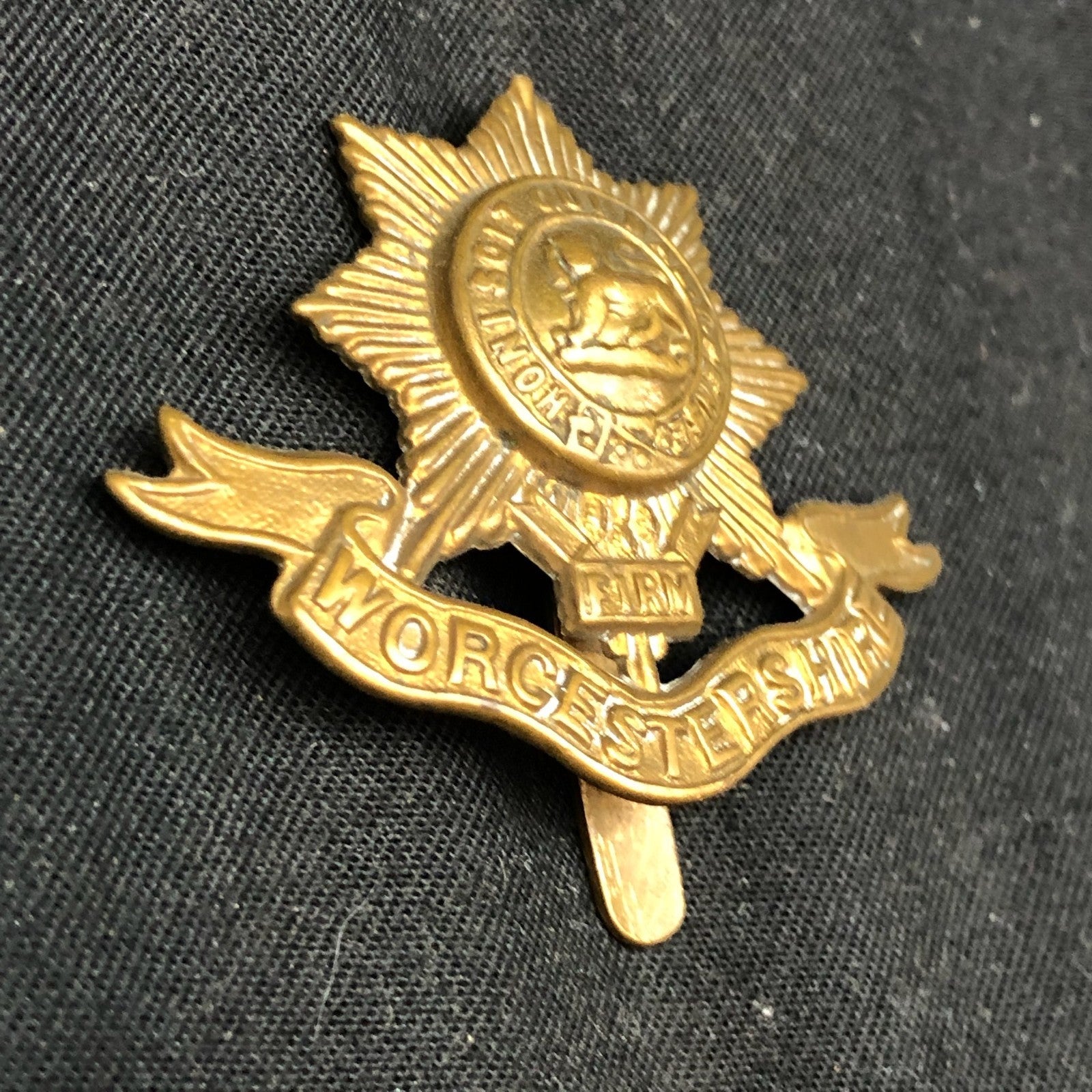 Original WW1 British Army Cap Badge - Worcestershire Regiment - The Militaria Shop