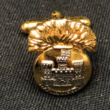 Charger l'image dans la galerie, British Army Royal Inniskilling Fusiliers Single Cufflink - The Militaria Shop